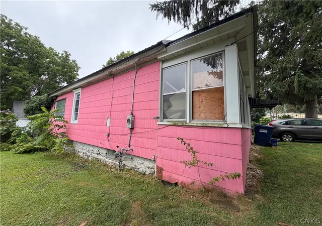 2nd image of 102 Milton Ave, Syracuse, NY 13204 | MLS# S1703241