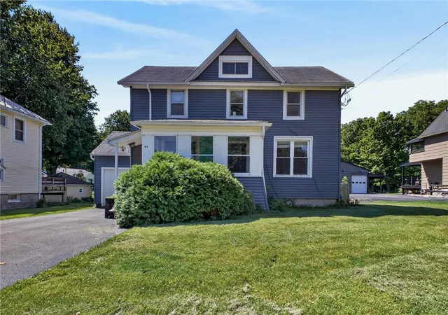 2nd image of 41 Park St, Phelps, NY 14532 | MLS# R1703499