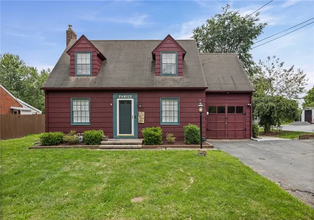 3rd image of 7052 Chestnut Ridge Rd, Lockport Town, NY 14094 | MLS# R1703837