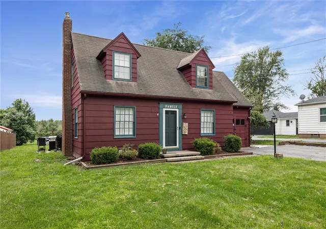 5th image of 7052 Chestnut Ridge Rd, Lockport Town, NY 14094 | MLS# R1703837