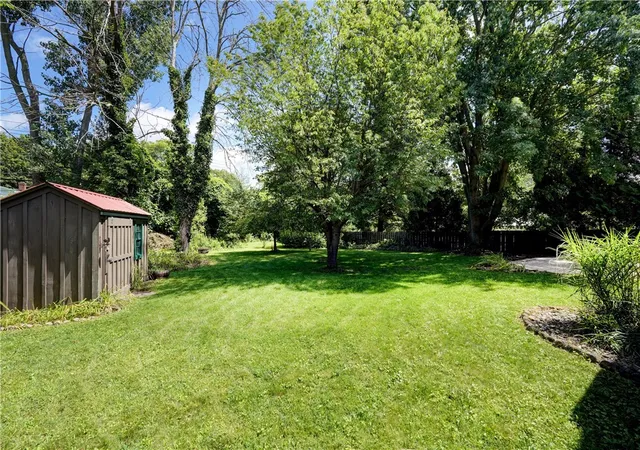 42nd image of 40 Red Rock Cir, Greece, NY 14626 | MLS# R1702686