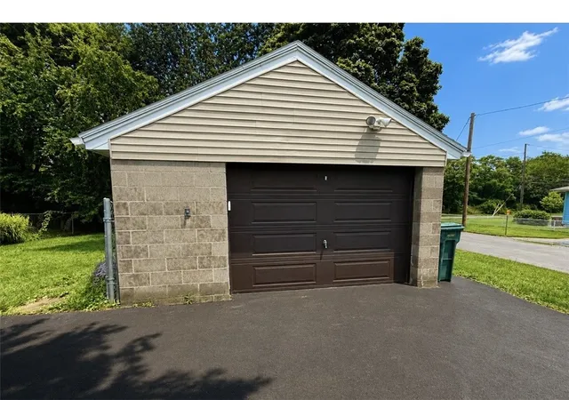 3rd image of 4 Bradfield St, Rochester, NY 14611 | MLS# R1703743