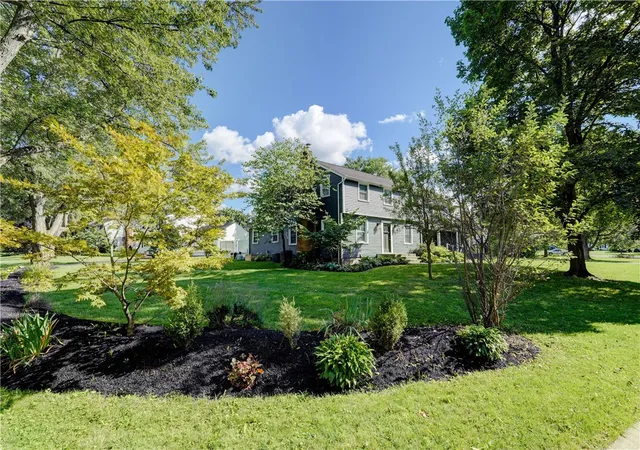 4th image of 10 Hunters Ln, Brighton, NY 14618 | MLS# R1703636