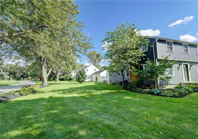 5th image of 10 Hunters Ln, Brighton, NY 14618 | MLS# R1703636