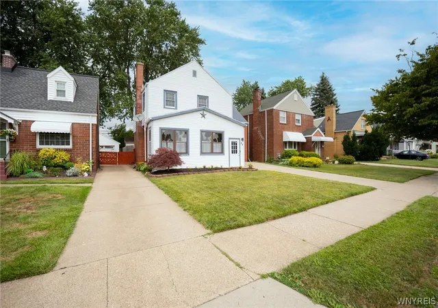 2nd image of 94 Ridgewood Rd, Buffalo, NY 14220 | MLS# B1703926