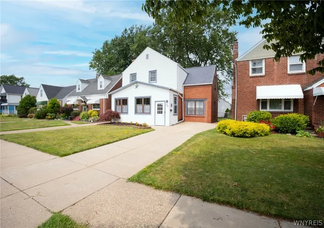 3rd image of 94 Ridgewood Rd, Buffalo, NY 14220 | MLS# B1703926