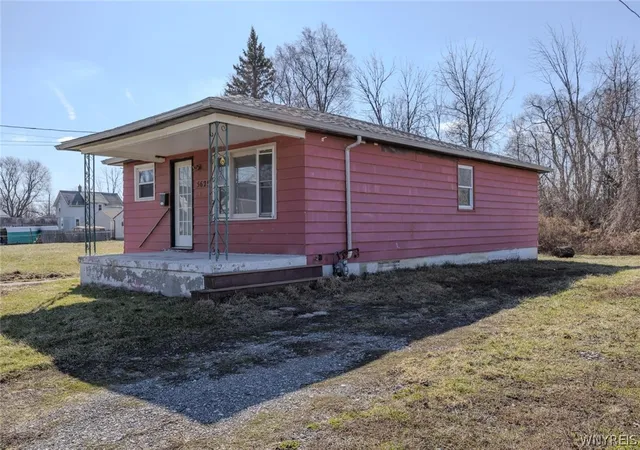 2nd image of 5629 Girard Ave, Niagara Falls, NY 14304 | MLS# B1704201