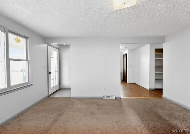 4th image of 5629 Girard Ave, Niagara Falls, NY 14304 | MLS# B1704201