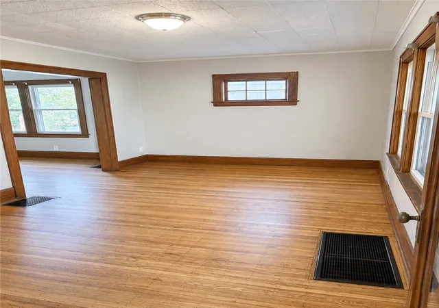 2nd image of 144 Wyndham Rd, Rochester, NY 14612 | MLS# R1704006