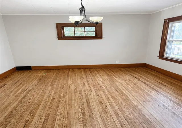3rd image of 144 Wyndham Rd, Rochester, NY 14612 | MLS# R1704006