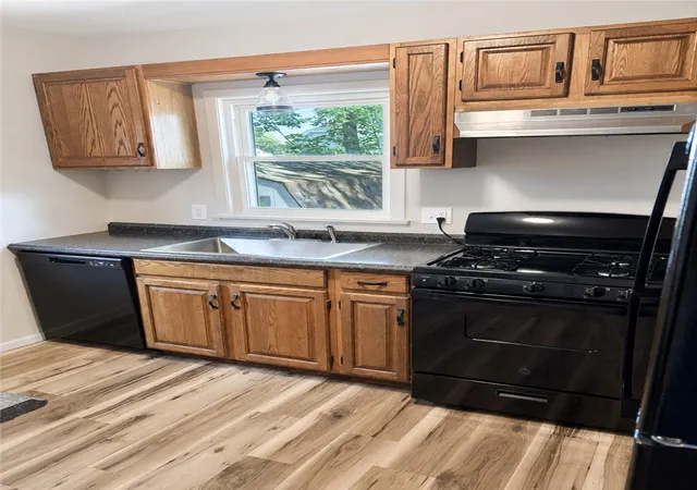 4th image of 144 Wyndham Rd, Rochester, NY 14612 | MLS# R1704006