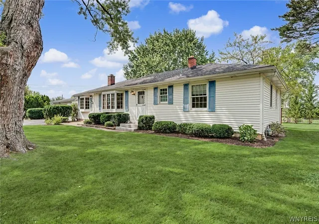 2nd image of 703 South Rd, East Aurora, NY 14052 | MLS# B1703042