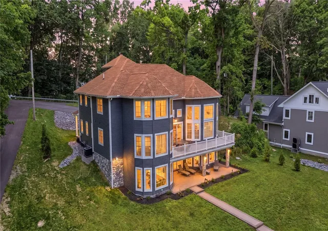 1st image of 667 Seneca Rd, Irondequoit, NY 14622 | MLS# R1703989