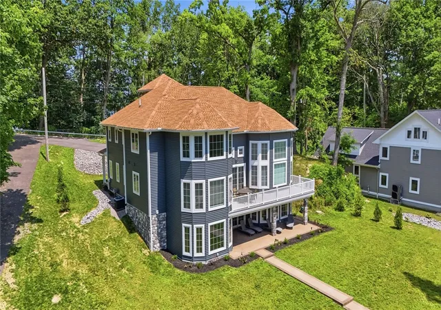 2nd image of 667 Seneca Rd, Irondequoit, NY 14622 | MLS# R1703989