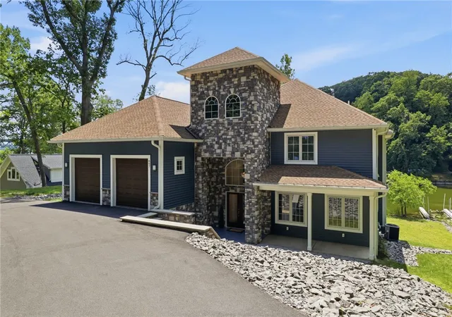 48th image of 667 Seneca Rd, Irondequoit, NY 14622 | MLS# R1703989