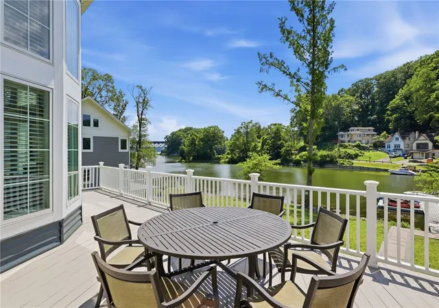 4th image of 667 Seneca Rd, Irondequoit, NY 14622 | MLS# R1703989