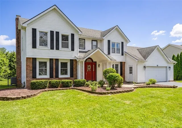2nd image of 14 Silver Fox Cir, Greece, NY 14612 | MLS# R1703359