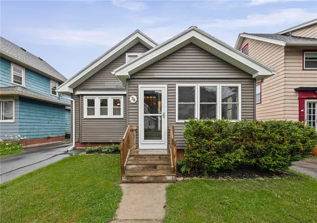 3rd image of 76 Eastview Ave, Irondequoit, NY 14609 | MLS# R1703702