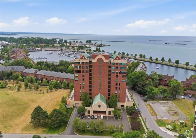 2nd image of 75 Ojibwa Cir, Buffalo, NY 14202