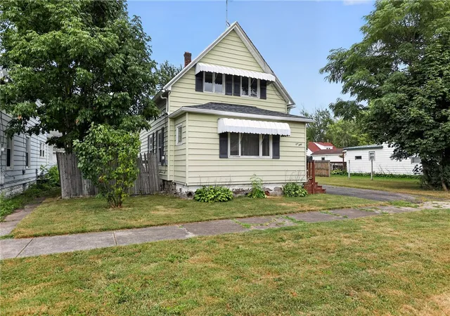 3rd image of 160 S Margay St, Dunkirk, NY 14048 | MLS# R1704297