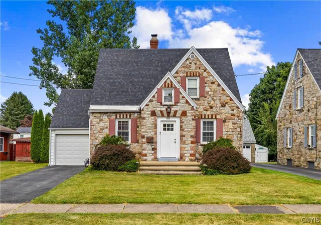 1st image of 815 James St, Utica, NY 13501 | MLS# S1686932