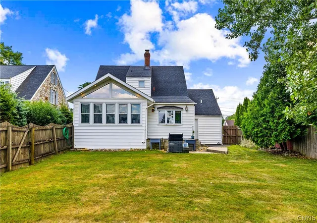 27th image of 815 James St, Utica, NY 13501 | MLS# S1686932