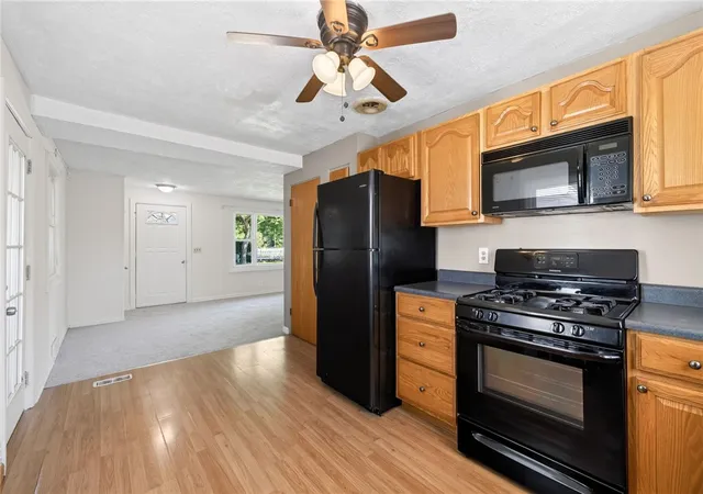 5th image of 1166 Beach Ave, Greece, NY 14612 | MLS# R1704206