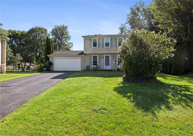 2nd image of 132 Stallion Cir, Greece, NY 14626 | MLS# R1703817