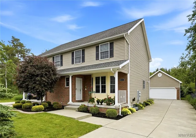 2nd image of 4615 Brompton Dr, Buffalo, NY 14219 | MLS# B1704308