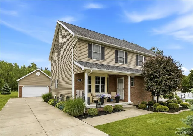 3rd image of 4615 Brompton Dr, Buffalo, NY 14219 | MLS# B1704308