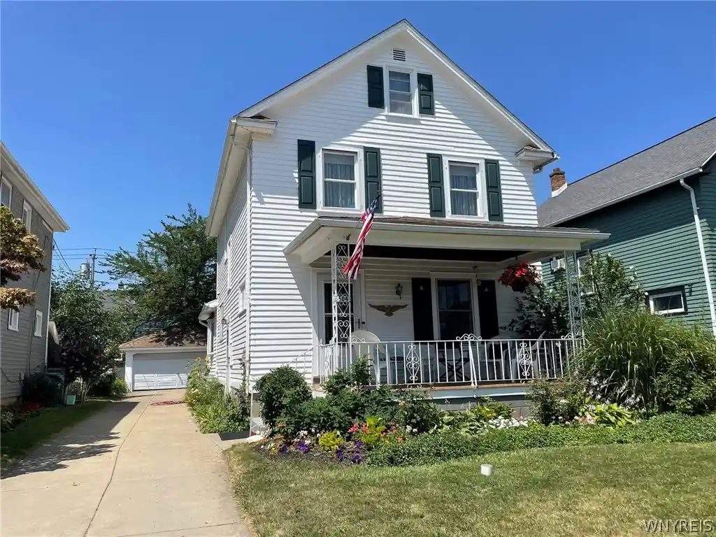 Photo 1 of Sale Pending at 504 Capen Blvd, Buffalo, NY 14226 | MLS# B1701658 | Listing updated on 2026-10-27