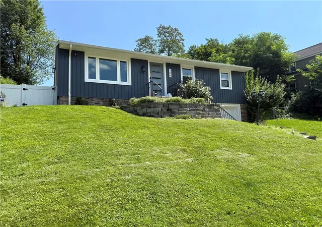2nd image of 104 Wabash Ave, Irondequoit, NY 14617 | MLS# R1703982