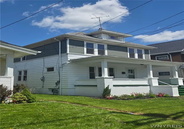 2nd image of 2486 Pierce Ave, Niagara Falls, NY 14301 | MLS# B1704361