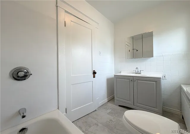 4th image of 2486 Pierce Ave, Niagara Falls, NY 14301 | MLS# B1704361