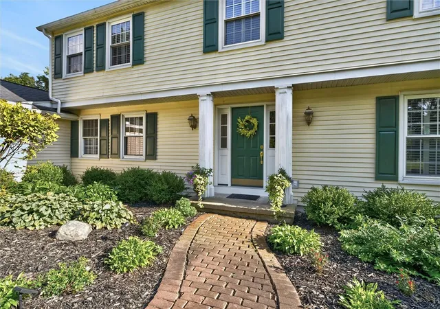 2nd image of 103 Stuyvesant Rd, Pittsford, NY 14534 | MLS# R1703357