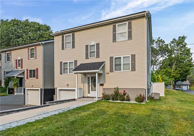 2nd image of 104 Maple Ave, Irondequoit, NY 14609 | MLS# R1704376