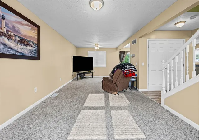 4th image of 104 Maple Ave, Irondequoit, NY 14609 | MLS# R1704376