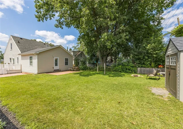 3rd image of 752 Bennington Dr, Greece, NY 14616 | MLS# R1704328