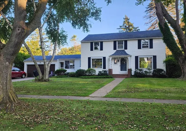 1st image of 153 Pinecrest Dr, Irondequoit, NY 14617 | MLS# B1704252