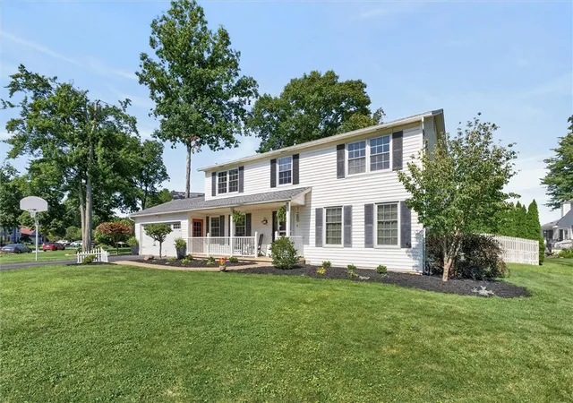 3rd image of 191 Creighton Ln, Greece, NY 14612 | MLS# R1704378