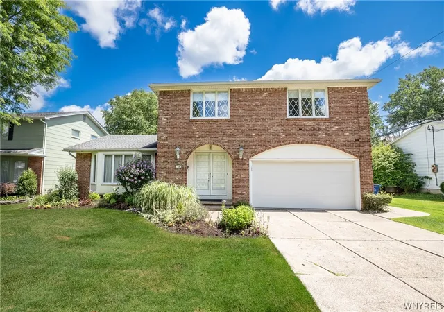 2nd image of 49 Rosewood Dr, Amherst, NY 14221 | MLS# B1701298