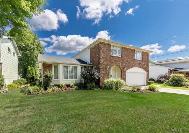3rd image of 49 Rosewood Dr, Amherst, NY 14221 | MLS# B1701298
