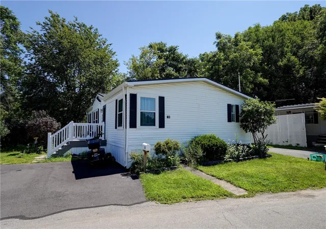 2nd image of 48 Elderberry Cir, Penfield, NY 14625 | MLS# R1704409