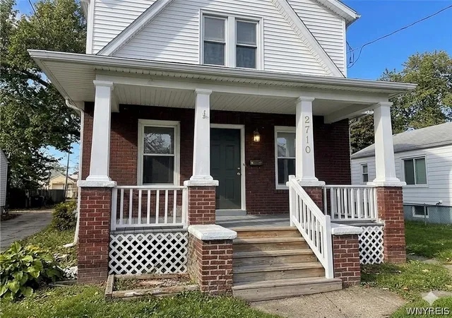 2nd image of 2710 Monroe Ave, Niagara Falls, NY 14303 | MLS# B1697861