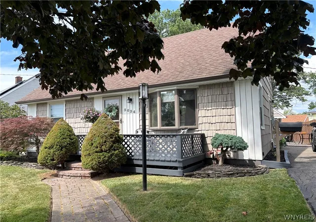2nd image of 3034 Walbridge Dr, Hamburg, NY 14075 | MLS# B1702266