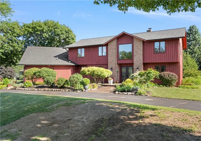 1st image of 115 Drumlin View Dr, Mendon, NY 14506 | MLS# R1698999