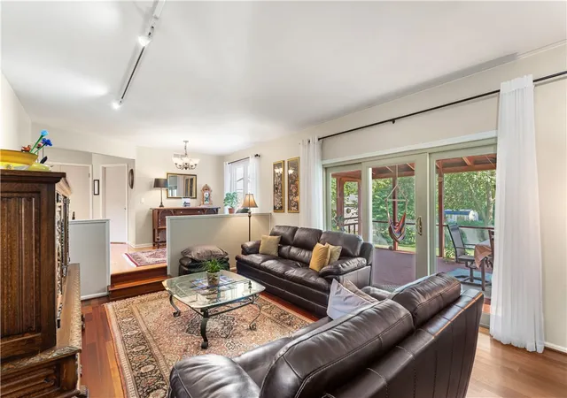 3rd image of 115 Drumlin View Dr, Mendon, NY 14506 | MLS# R1698999
