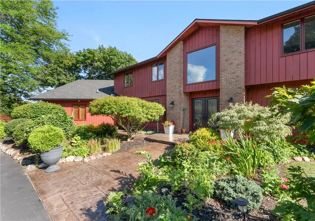 47th image of 115 Drumlin View Dr, Mendon, NY 14506 | MLS# R1698999