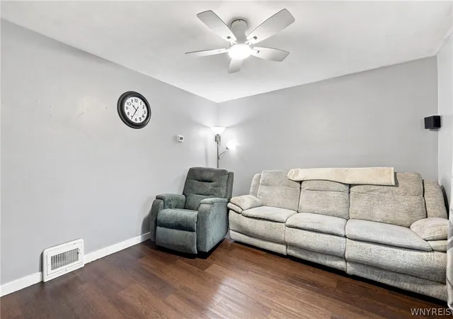 5th image of 3635 Sherwood Ave, Niagara Falls, NY 14301 | MLS# B1704375