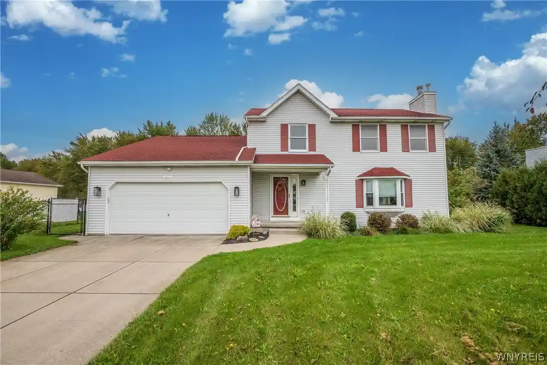 Photo 1 of Single family home for sale at 6510 Emily Ln, Lockport, NY 14094 | MLS# B1704574 | Listing updated on 2026-10-24